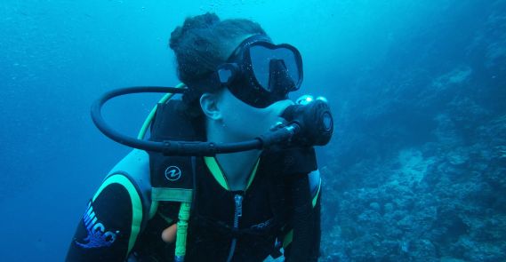 Miriam Vasconcelos Scuba diving