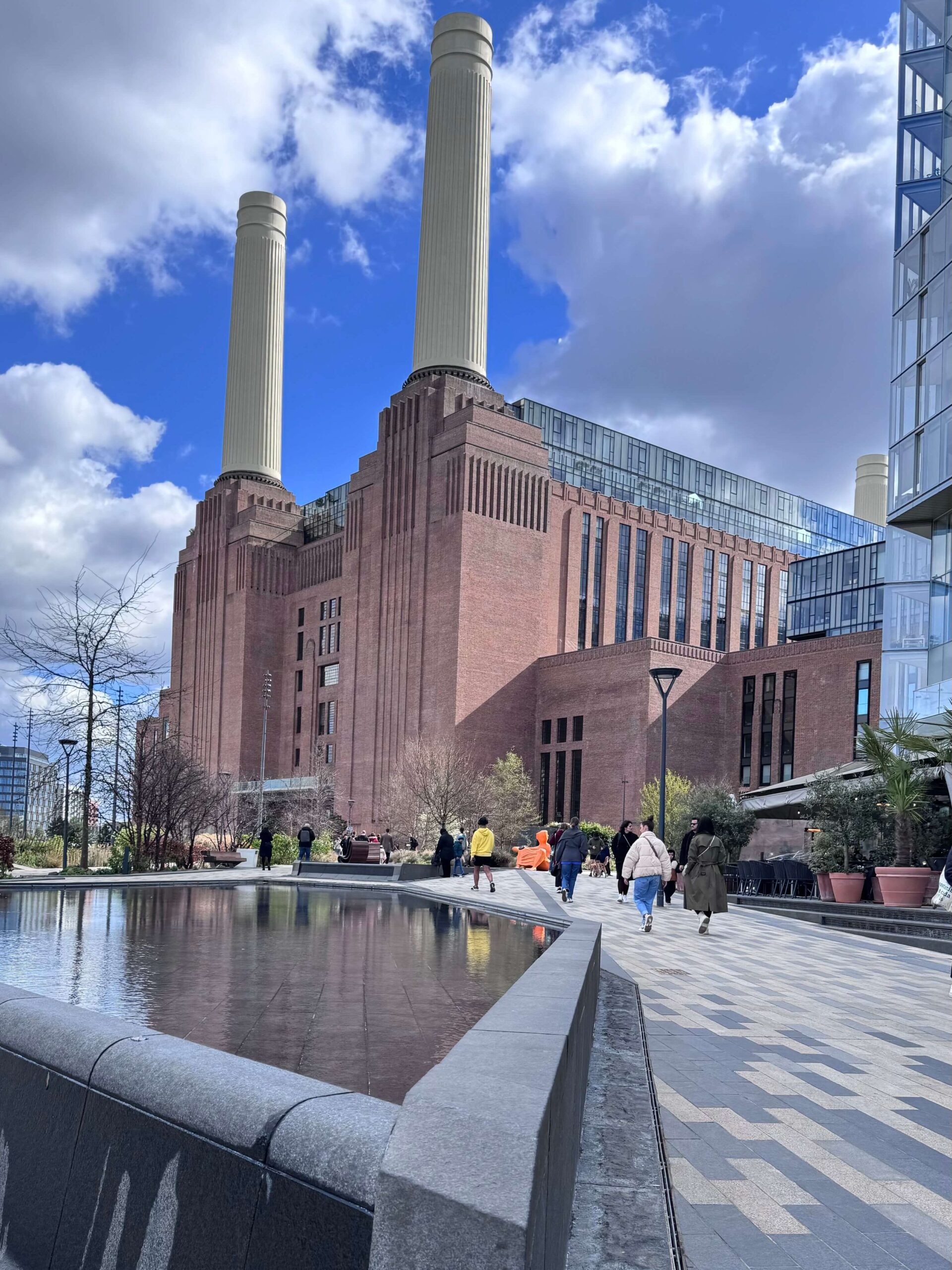 Battersea Power Station: Lift 109. to do in London